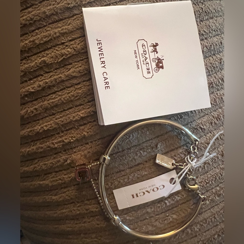 Coach bracelet with C nwt - Picture 6 of 7